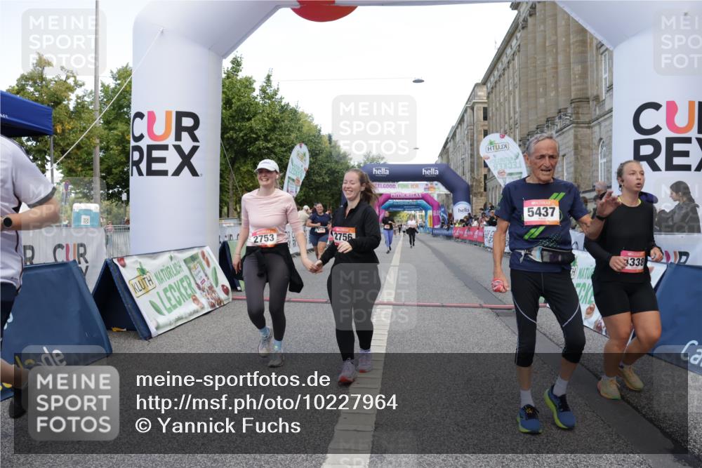 06.09.2026 - CURREX Alsterlauf Yannick Fuchs http://msf.ph/oto/10227964 06.09.2026 10:32:01 Ziel 2642, 2753, 2756, 4338, 5437, 5574, 6185 meine-sportfotos.de