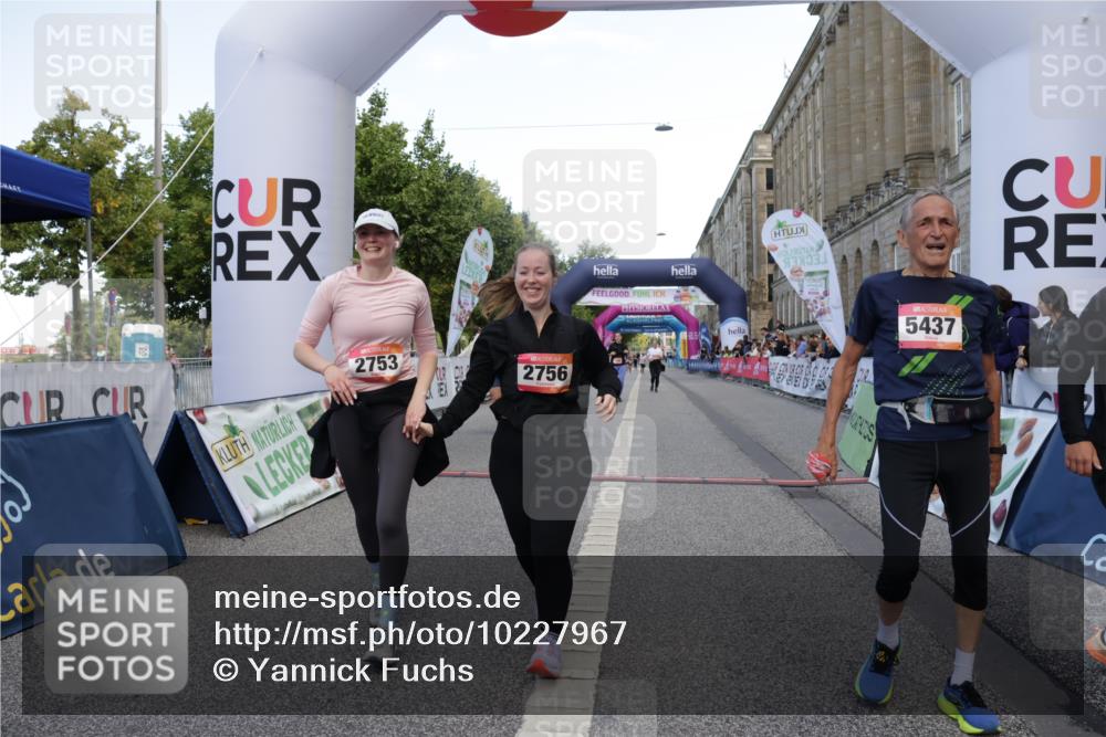 06.09.2026 - CURREX Alsterlauf Yannick Fuchs http://msf.ph/oto/10227967 06.09.2026 10:32:02 Ziel 2642, 2753, 2756, 3000, 4338, 5437, 5574, 6185 meine-sportfotos.de
