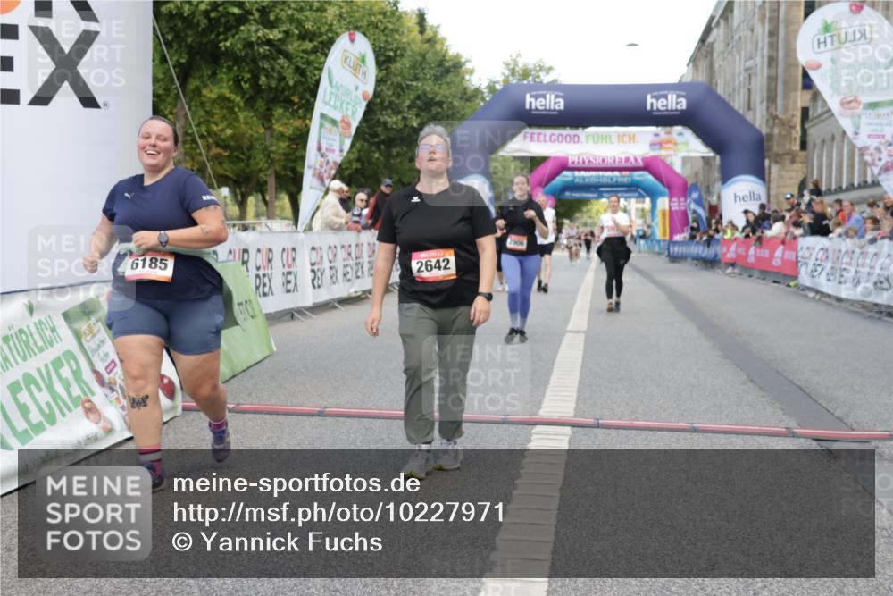 06.09.2026 - CURREX Alsterlauf Yannick Fuchs http://msf.ph/oto/10227971 06.09.2026 10:32:05 Ziel 2642, 2753, 2756, 2906, 3000, 4338, 4723, 5574, 6185 meine-sportfotos.de