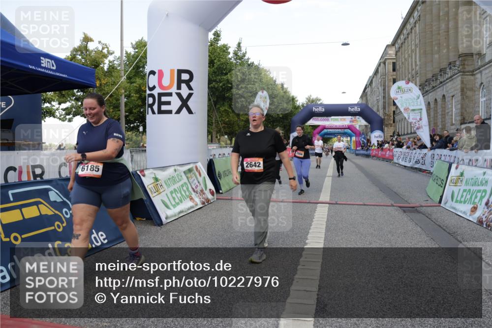 06.09.2026 - CURREX Alsterlauf Yannick Fuchs http://msf.ph/oto/10227976 06.09.2026 10:32:07 Ziel 2642, 2753, 2756, 2906, 3000, 3329, 4338, 4723, 6185 meine-sportfotos.de