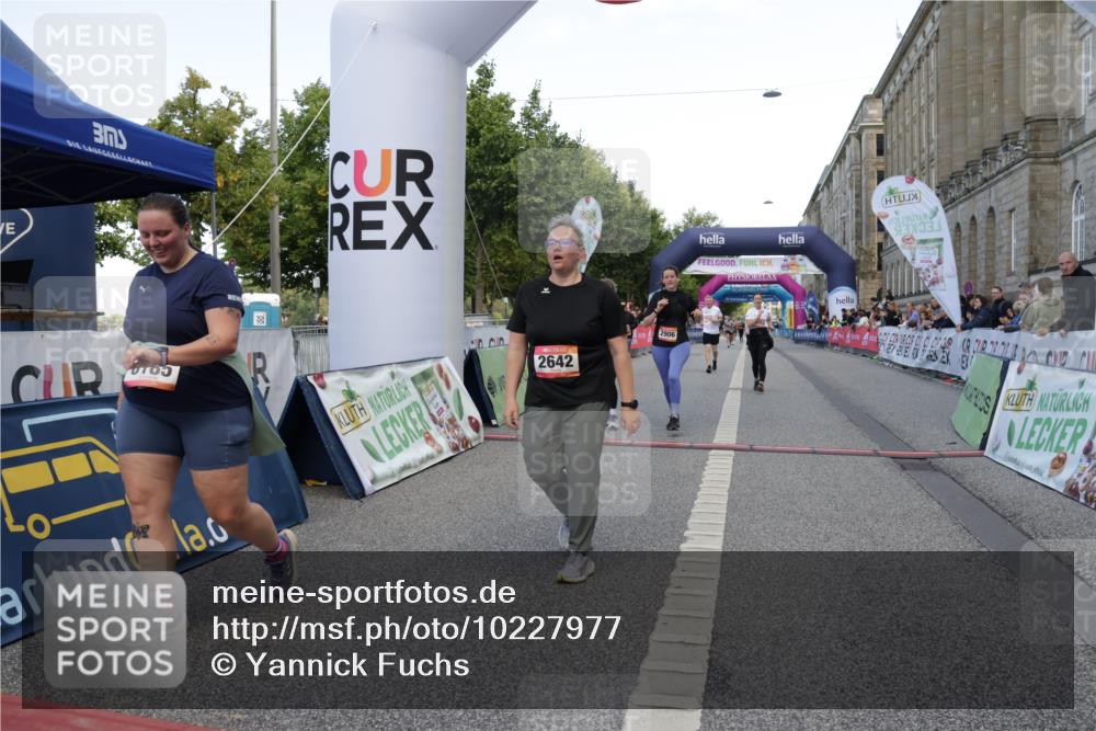 06.09.2026 - CURREX Alsterlauf Yannick Fuchs http://msf.ph/oto/10227977 06.09.2026 10:32:07 Ziel 2642, 2753, 2756, 2906, 3000, 3329, 4338, 4723, 6185 meine-sportfotos.de
