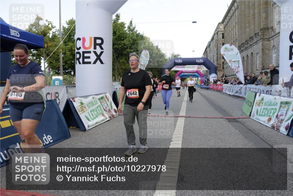 06.09.2026 - CURREX Alsterlauf Yannick Fuchs http://msf.ph/oto/10227978 06.09.2026 10:32:07 Ziel 2642, 2753, 2756, 2906, 3000, 3329, 4338, 4723, 6185 meine-sportfotos.de