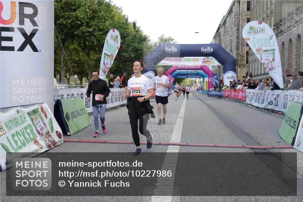 06.09.2026 - CURREX Alsterlauf Yannick Fuchs http://msf.ph/oto/10227986 06.09.2026 10:32:10 Ziel 2539, 2544, 2642, 2906, 3000, 3329, 4723, 6185 meine-sportfotos.de