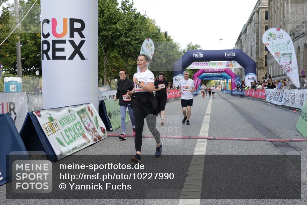 06.09.2026 - CURREX Alsterlauf Yannick Fuchs http://msf.ph/oto/10227990 06.09.2026 10:32:11 Ziel 2539, 2544, 2642, 2906, 3000, 3329, 4723, 6185 meine-sportfotos.de