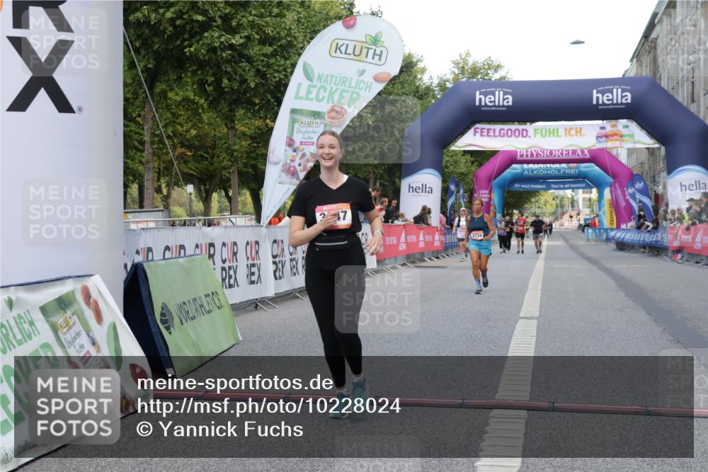 06.09.2026 - CURREX Alsterlauf Yannick Fuchs http://msf.ph/oto/10228024 06.09.2026 10:32:34 Ziel 3647 meine-sportfotos.de