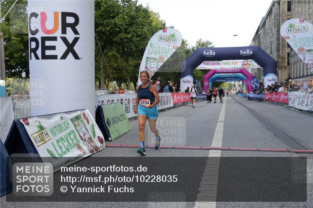 06.09.2026 - CURREX Alsterlauf Yannick Fuchs http://msf.ph/oto/10228035 06.09.2026 10:32:40 Ziel 3647, 3734 meine-sportfotos.de