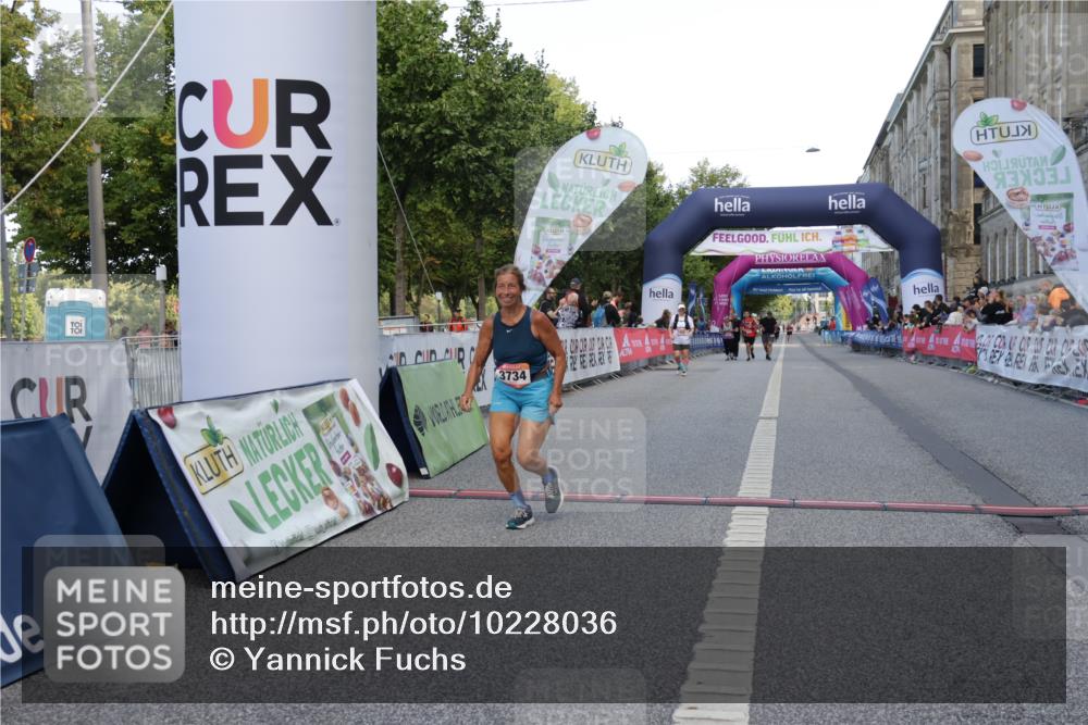 06.09.2026 - CURREX Alsterlauf Yannick Fuchs http://msf.ph/oto/10228036 06.09.2026 10:32:40 Ziel 3647, 3734 meine-sportfotos.de