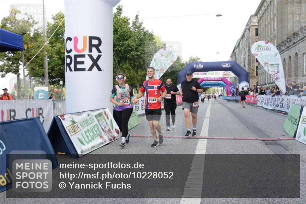 06.09.2026 - CURREX Alsterlauf Yannick Fuchs http://msf.ph/oto/10228052 06.09.2026 10:32:56 Ziel 2955, 4346, 4542, 4543, 5019 meine-sportfotos.de