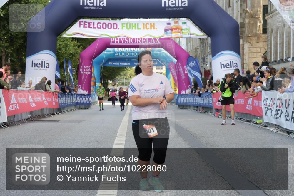 06.09.2026 - CURREX Alsterlauf Yannick Fuchs http://msf.ph/oto/10228060 06.09.2026 10:33:07 Ziel 2001 meine-sportfotos.de