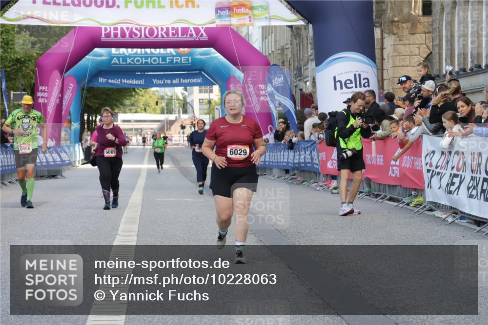06.09.2026 - CURREX Alsterlauf Yannick Fuchs http://msf.ph/oto/10228063 06.09.2026 10:33:21 Ziel 6029 meine-sportfotos.de