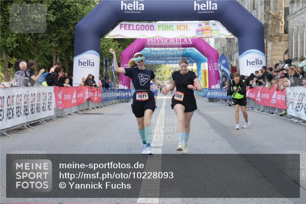 06.09.2026 - CURREX Alsterlauf Yannick Fuchs http://msf.ph/oto/10228093 06.09.2026 10:34:20 Ziel 3071, 3088 meine-sportfotos.de