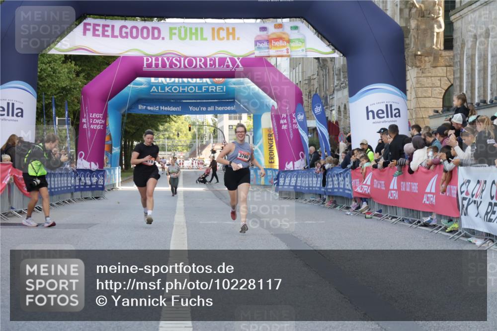 06.09.2026 - CURREX Alsterlauf Yannick Fuchs http://msf.ph/oto/10228117 06.09.2026 10:34:51 Ziel  meine-sportfotos.de