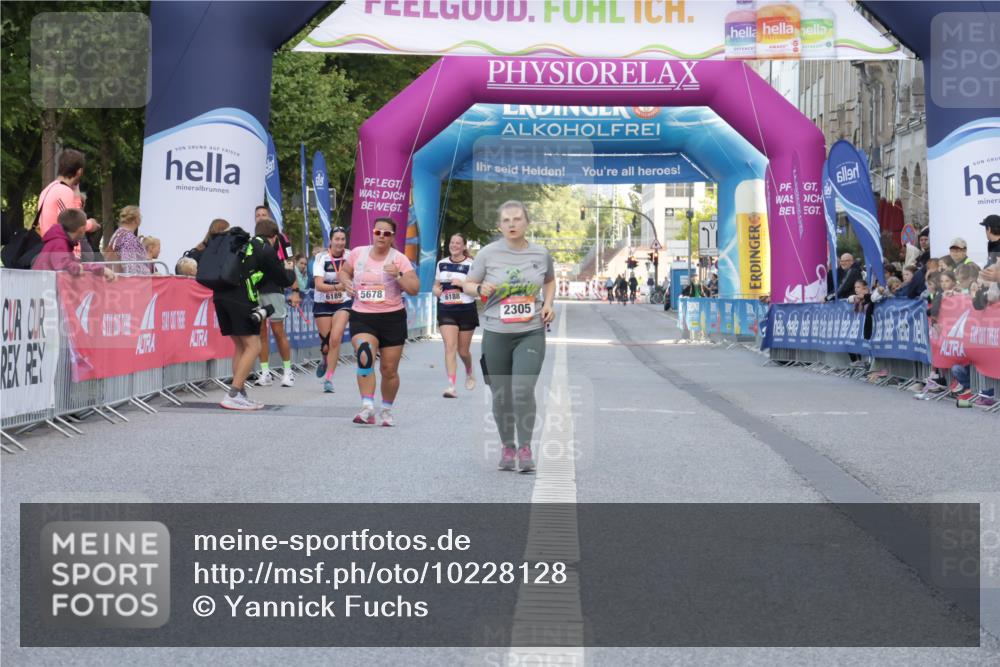 06.09.2026 - CURREX Alsterlauf Yannick Fuchs http://msf.ph/oto/10228128 06.09.2026 10:35:15 Ziel  meine-sportfotos.de