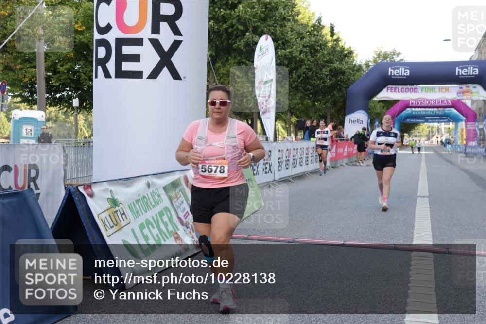06.09.2026 - CURREX Alsterlauf Yannick Fuchs http://msf.ph/oto/10228138 06.09.2026 10:35:26 Ziel 2305, 5678, 6188 meine-sportfotos.de
