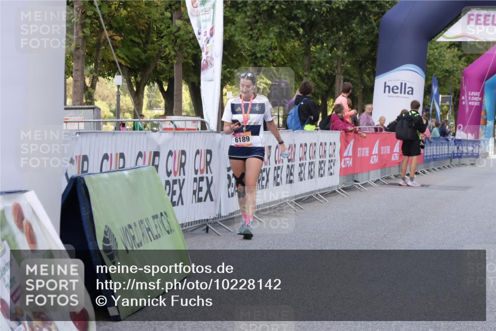 06.09.2026 - CURREX Alsterlauf Yannick Fuchs http://msf.ph/oto/10228142 06.09.2026 10:35:31 Ziel 5678, 6188 meine-sportfotos.de