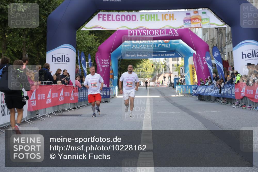 06.09.2026 - CURREX Alsterlauf Yannick Fuchs http://msf.ph/oto/10228162 06.09.2026 10:36:02 Ziel  meine-sportfotos.de