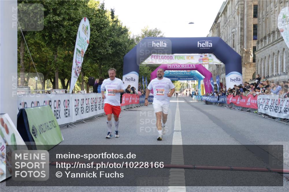 06.09.2026 - CURREX Alsterlauf Yannick Fuchs http://msf.ph/oto/10228166 06.09.2026 10:36:09 Ziel 6482, 8142 meine-sportfotos.de