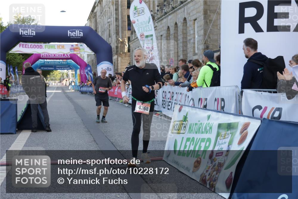06.09.2026 - CURREX Alsterlauf Yannick Fuchs http://msf.ph/oto/10228172 06.09.2026 10:37:31 Ziel 4368, 6215 meine-sportfotos.de