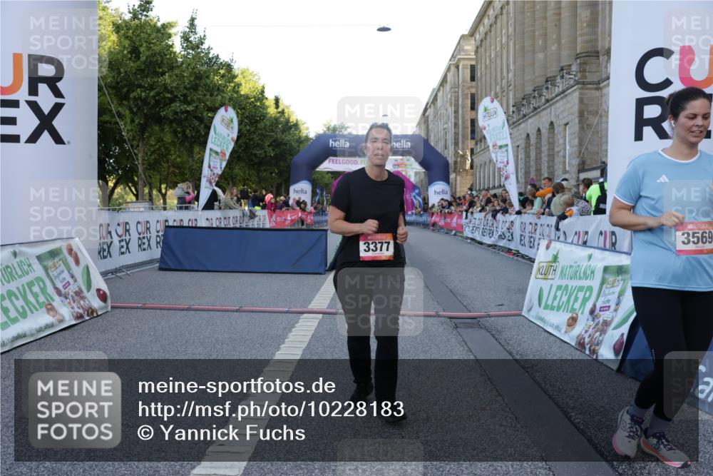 06.09.2026 - CURREX Alsterlauf Yannick Fuchs http://msf.ph/oto/10228183 06.09.2026 10:38:01 Ziel 3377, 3569 meine-sportfotos.de