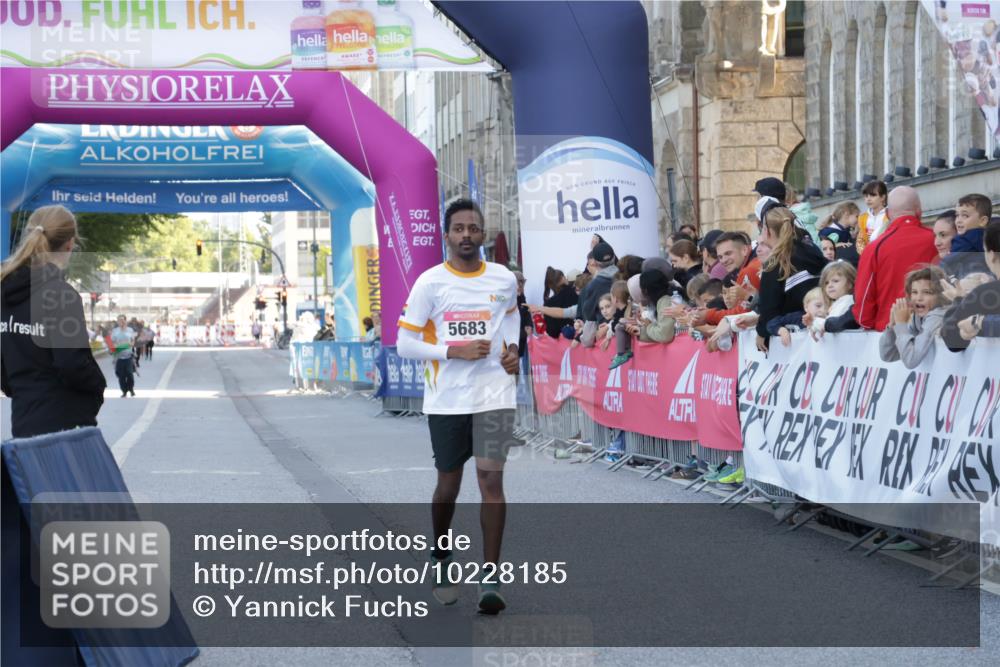 06.09.2026 - CURREX Alsterlauf Yannick Fuchs http://msf.ph/oto/10228185 06.09.2026 10:39:11 Ziel  meine-sportfotos.de