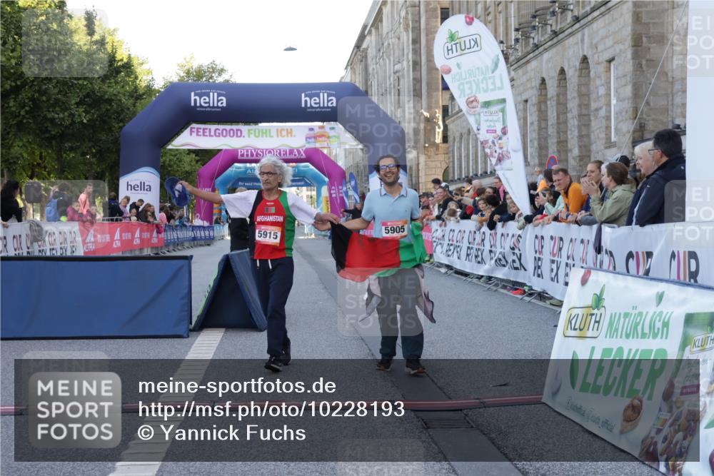 06.09.2026 - CURREX Alsterlauf Yannick Fuchs http://msf.ph/oto/10228193 06.09.2026 10:39:47 Ziel 5905, 5915 meine-sportfotos.de