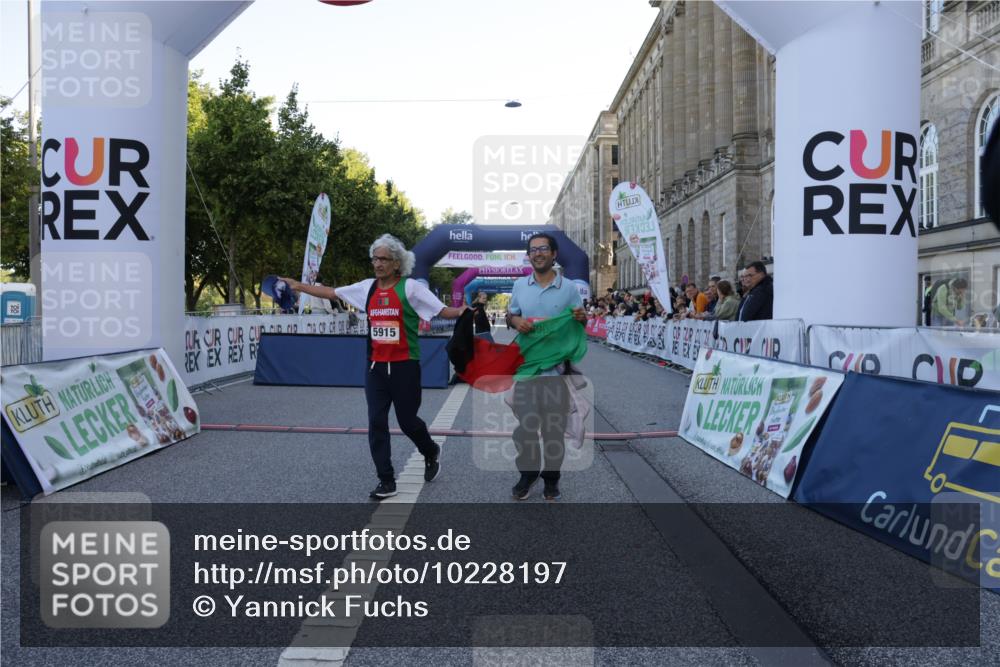 06.09.2026 - CURREX Alsterlauf Yannick Fuchs http://msf.ph/oto/10228197 06.09.2026 10:39:49 Ziel 5905, 5915 meine-sportfotos.de