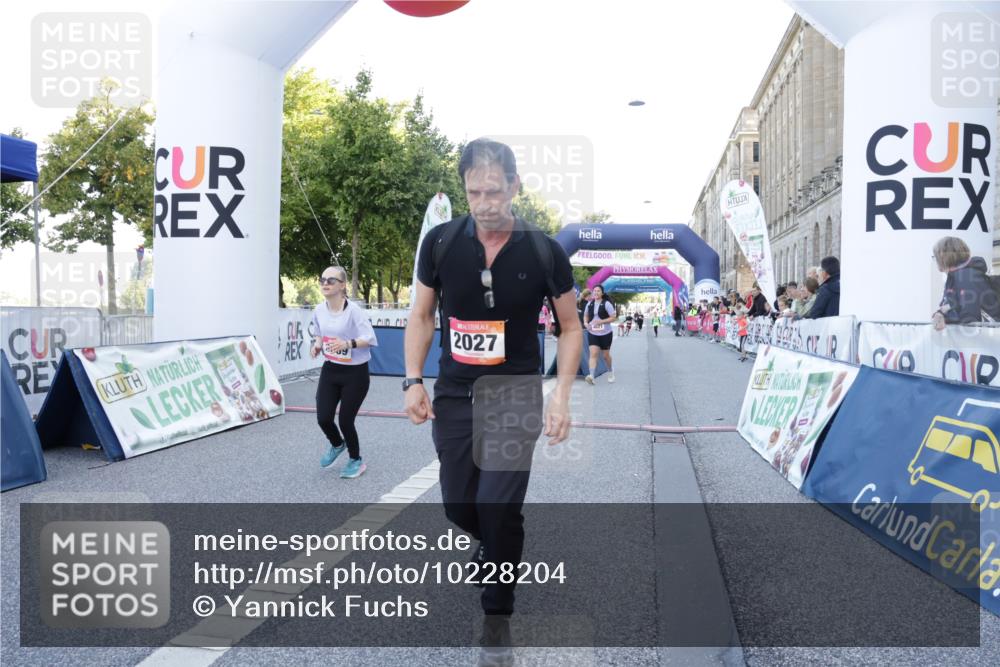 06.09.2026 - CURREX Alsterlauf Yannick Fuchs http://msf.ph/oto/10228204 06.09.2026 10:40:24 Ziel 2027, 3069, 4621 meine-sportfotos.de