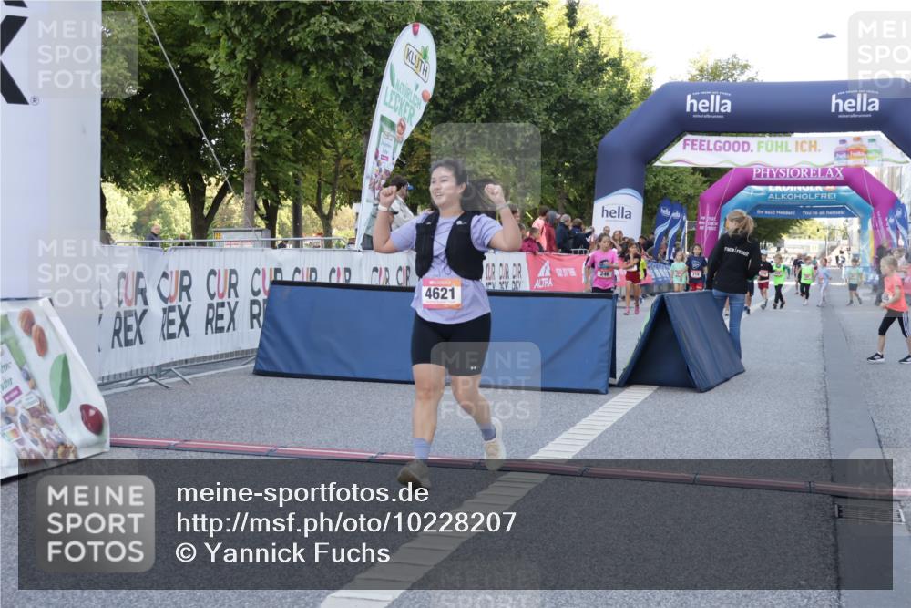 06.09.2026 - CURREX Alsterlauf Yannick Fuchs http://msf.ph/oto/10228207 06.09.2026 10:40:26 Ziel 2027, 3069, 4621 meine-sportfotos.de