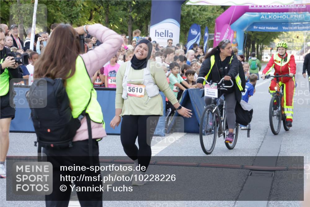 06.09.2026 - CURREX Alsterlauf Yannick Fuchs http://msf.ph/oto/10228226 06.09.2026 10:46:04 Ziel 5610 meine-sportfotos.de