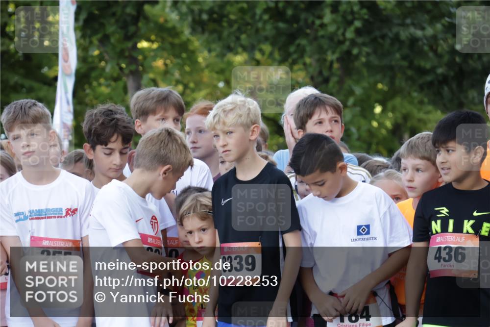 06.09.2026 - CURREX Alsterlauf Yannick Fuchs http://msf.ph/oto/10228253 06.09.2026 10:48:16 Ziel  meine-sportfotos.de