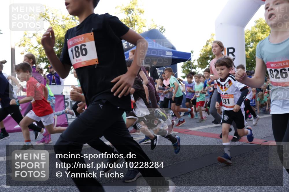 06.09.2026 - CURREX Alsterlauf Yannick Fuchs http://msf.ph/oto/10228284 06.09.2026 10:48:45 Ziel  meine-sportfotos.de