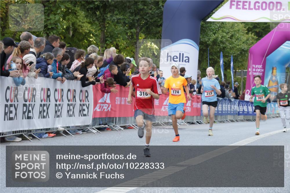 06.09.2026 - CURREX Alsterlauf Yannick Fuchs http://msf.ph/oto/10228333 06.09.2026 10:52:31 Ziel 174, 213, 316 meine-sportfotos.de