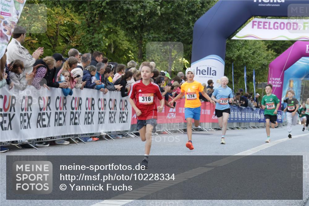 06.09.2026 - CURREX Alsterlauf Yannick Fuchs http://msf.ph/oto/10228334 06.09.2026 10:52:31 Ziel 174, 213, 316 meine-sportfotos.de