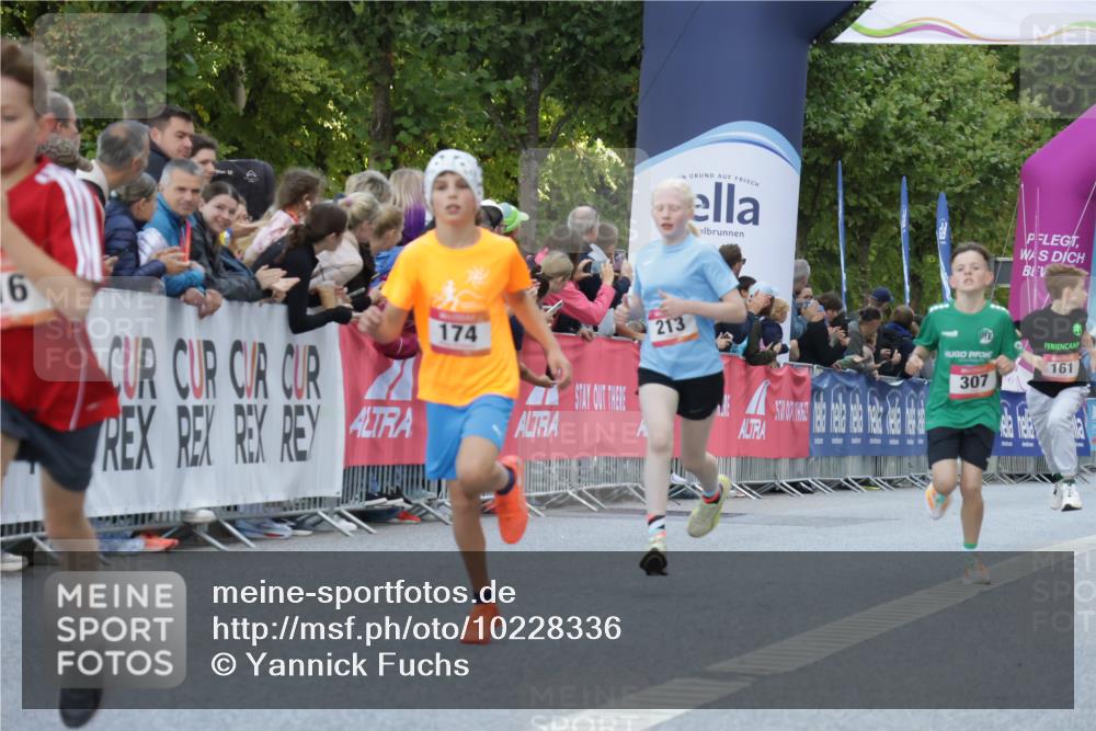 06.09.2026 - CURREX Alsterlauf Yannick Fuchs http://msf.ph/oto/10228336 06.09.2026 10:52:32 Ziel 174, 213, 307, 316 meine-sportfotos.de
