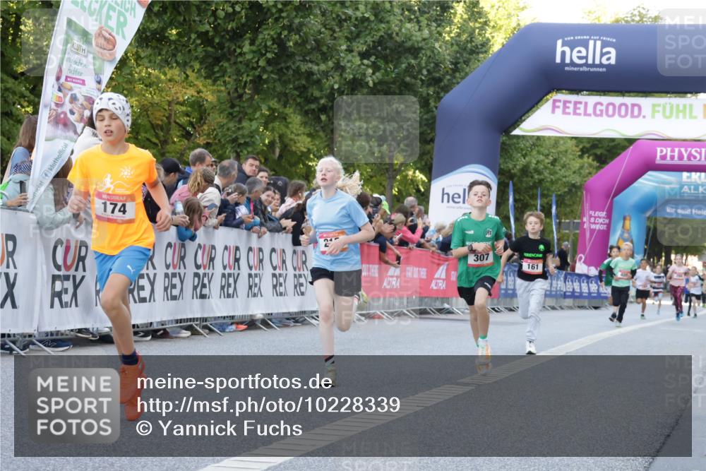 06.09.2026 - CURREX Alsterlauf Yannick Fuchs http://msf.ph/oto/10228339 06.09.2026 10:52:34 Ziel 161, 174, 213, 307, 316 meine-sportfotos.de
