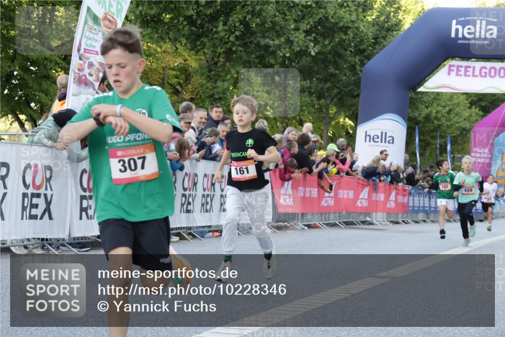 06.09.2026 - CURREX Alsterlauf Yannick Fuchs http://msf.ph/oto/10228346 06.09.2026 10:52:36 Ziel 161, 174, 213, 307, 316, 409 meine-sportfotos.de