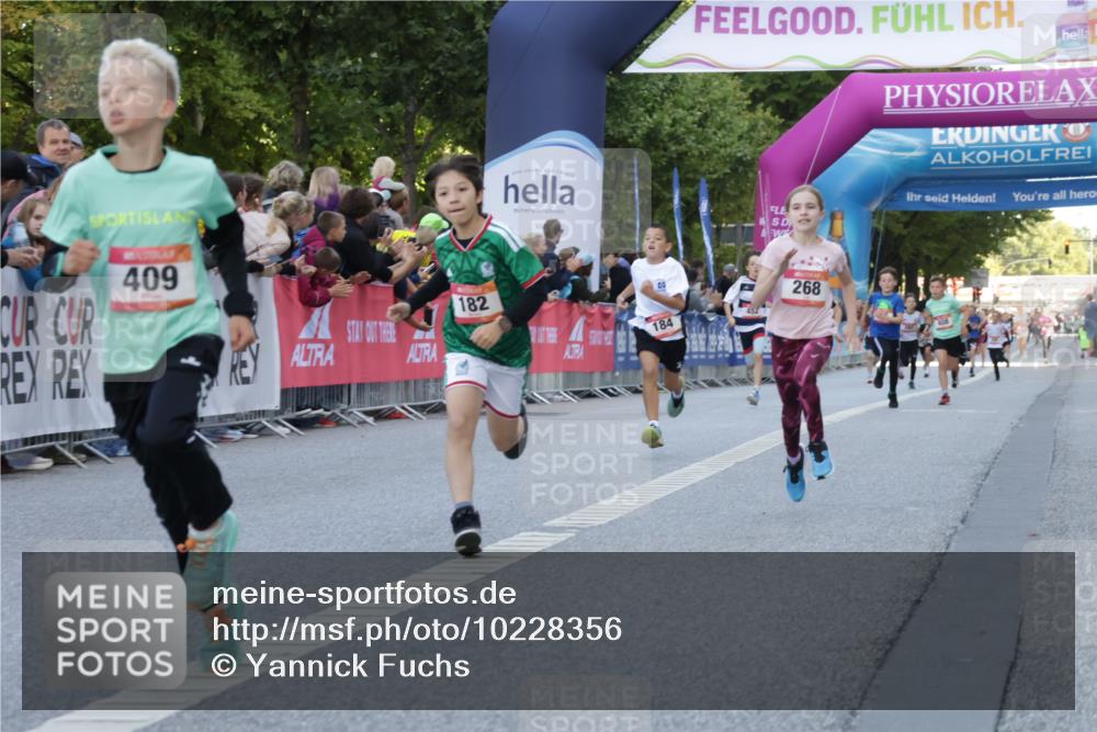 06.09.2026 - CURREX Alsterlauf Yannick Fuchs http://msf.ph/oto/10228356 06.09.2026 10:52:39 Ziel 161, 174, 182, 184, 213, 268, 307, 316, 409 meine-sportfotos.de