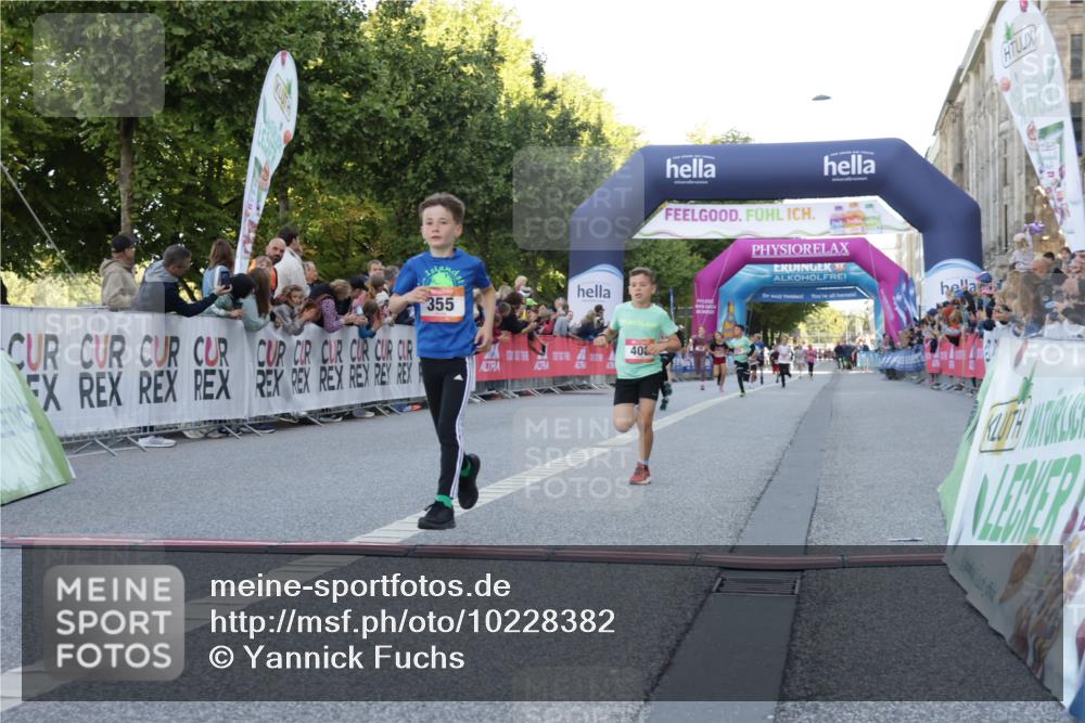 06.09.2026 - CURREX Alsterlauf Yannick Fuchs http://msf.ph/oto/10228382 06.09.2026 10:52:46 Ziel 182, 184, 268, 281, 293, 355, 408, 409, 452 meine-sportfotos.de