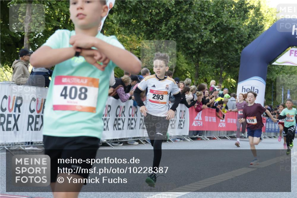 06.09.2026 - CURREX Alsterlauf Yannick Fuchs http://msf.ph/oto/10228387 06.09.2026 10:52:49 Ziel 178, 182, 184, 268, 281, 293, 355, 374, 388, 408, 452 meine-sportfotos.de