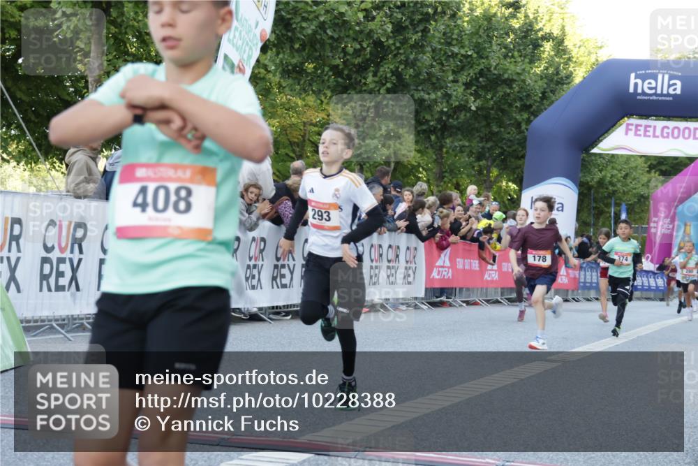 06.09.2026 - CURREX Alsterlauf Yannick Fuchs http://msf.ph/oto/10228388 06.09.2026 10:52:49 Ziel 178, 182, 184, 268, 281, 293, 355, 374, 388, 408, 452 meine-sportfotos.de