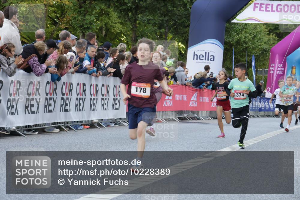 06.09.2026 - CURREX Alsterlauf Yannick Fuchs http://msf.ph/oto/10228389 06.09.2026 10:52:50 Ziel 151, 178, 184, 223, 281, 293, 355, 374, 388, 408, 452 meine-sportfotos.de