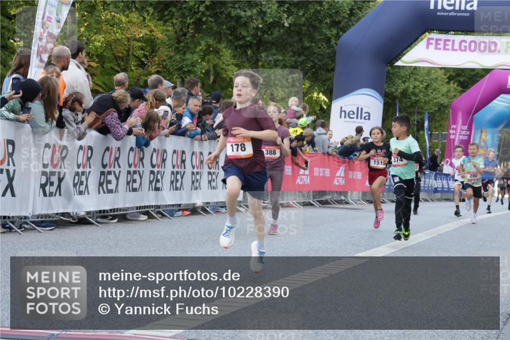 06.09.2026 - CURREX Alsterlauf Yannick Fuchs http://msf.ph/oto/10228390 06.09.2026 10:52:50 Ziel 151, 178, 184, 223, 281, 293, 355, 374, 388, 408, 452 meine-sportfotos.de