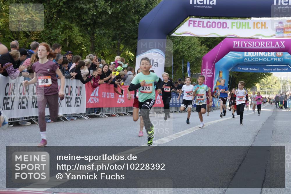 06.09.2026 - CURREX Alsterlauf Yannick Fuchs http://msf.ph/oto/10228392 06.09.2026 10:52:51 Ziel 151, 178, 184, 222, 223, 250, 280, 281, 293, 355, 374, 388, 408, 452 meine-sportfotos.de