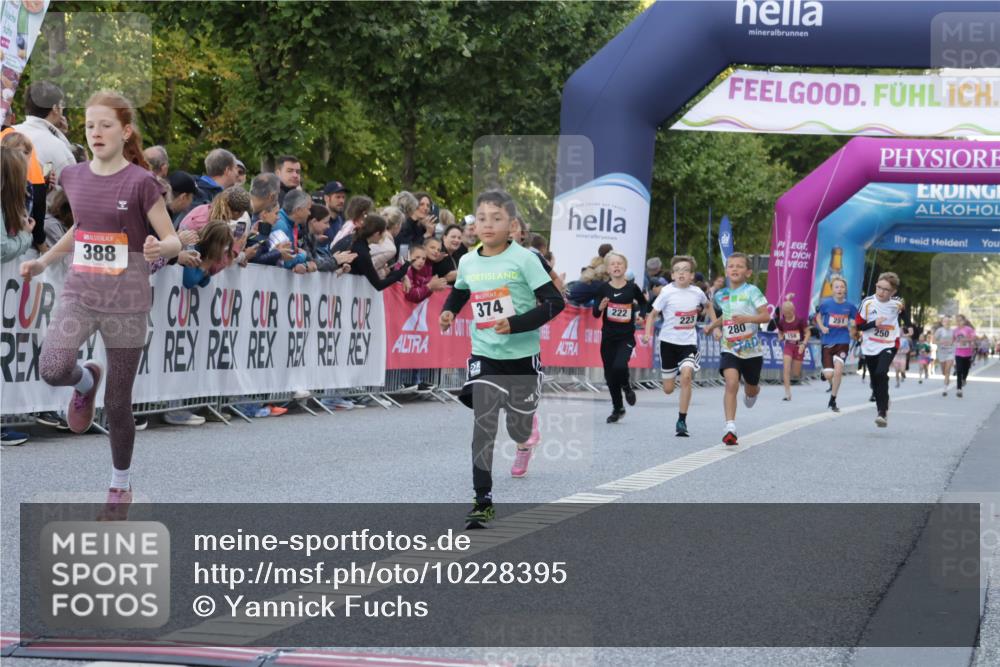 06.09.2026 - CURREX Alsterlauf Yannick Fuchs http://msf.ph/oto/10228395 06.09.2026 10:52:51 Ziel 151, 178, 184, 222, 223, 250, 280, 281, 293, 355, 374, 388, 408, 452 meine-sportfotos.de