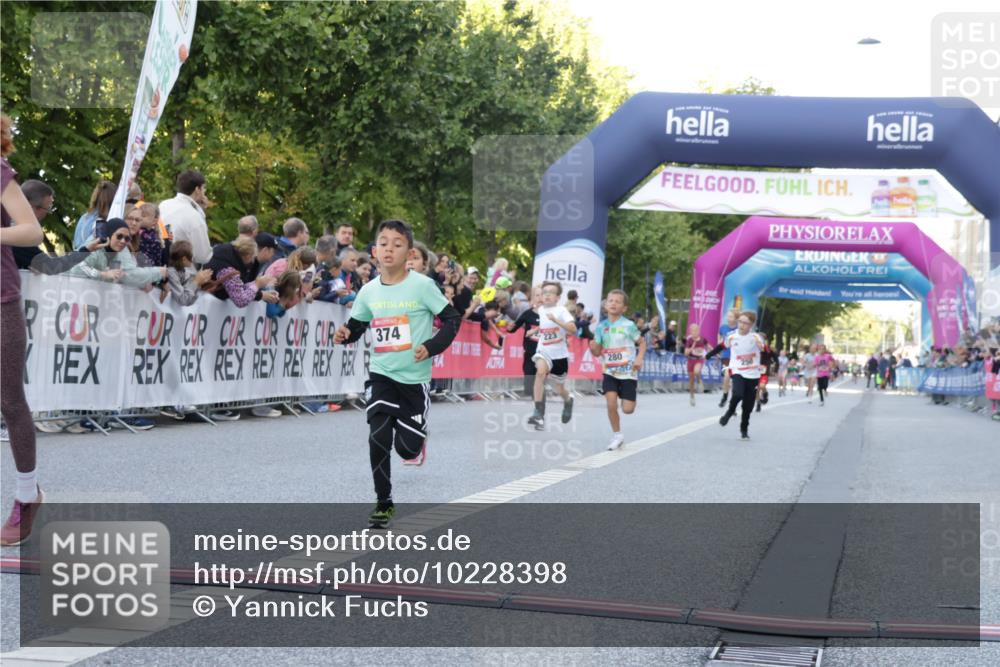 06.09.2026 - CURREX Alsterlauf Yannick Fuchs http://msf.ph/oto/10228398 06.09.2026 10:52:52 Ziel 151, 178, 222, 223, 250, 280, 281, 293, 355, 374, 388, 408, 452 meine-sportfotos.de