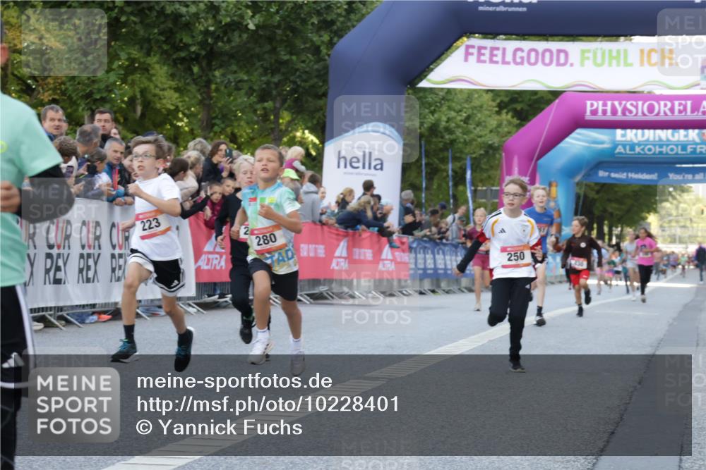 06.09.2026 - CURREX Alsterlauf Yannick Fuchs http://msf.ph/oto/10228401 06.09.2026 10:52:53 Ziel 151, 178, 222, 223, 250, 280, 281, 293, 355, 374, 388, 408, 452 meine-sportfotos.de