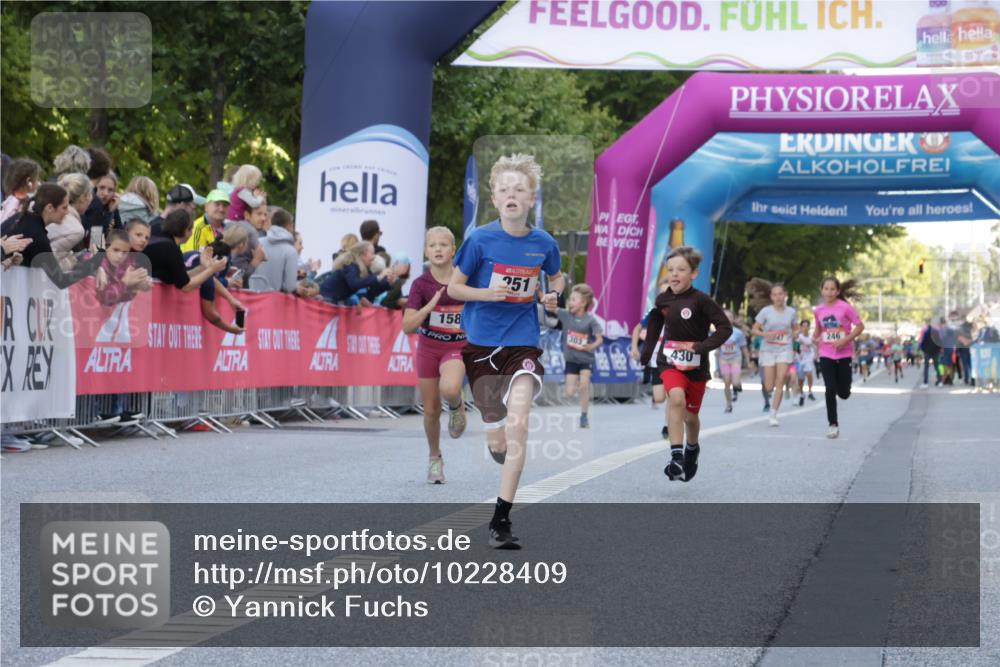 06.09.2026 - CURREX Alsterlauf Yannick Fuchs http://msf.ph/oto/10228409 06.09.2026 10:52:56 Ziel 151, 158, 178, 222, 223, 250, 251, 280, 293, 374, 388, 430 meine-sportfotos.de