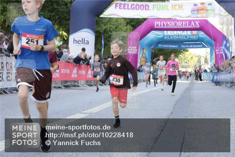 06.09.2026 - CURREX Alsterlauf Yannick Fuchs http://msf.ph/oto/10228418 06.09.2026 10:52:58 Ziel 151, 158, 178, 222, 223, 250, 251, 280, 282, 374, 388, 430 meine-sportfotos.de