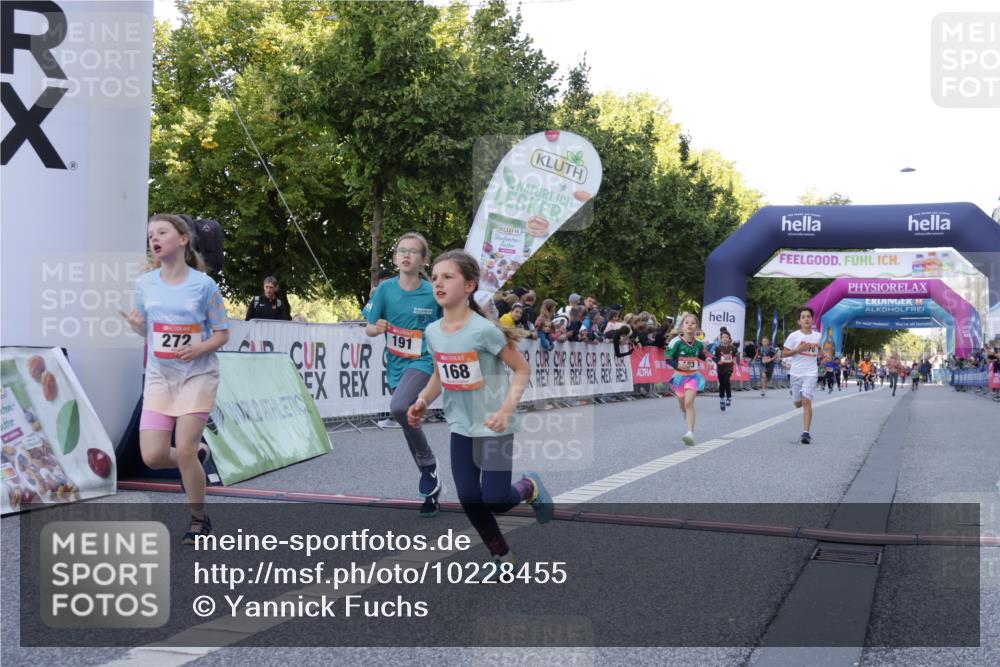 06.09.2026 - CURREX Alsterlauf Yannick Fuchs http://msf.ph/oto/10228455 06.09.2026 10:53:10 Ziel 168, 170, 183, 246, 247, 272, 282, 303, 309, 432 meine-sportfotos.de