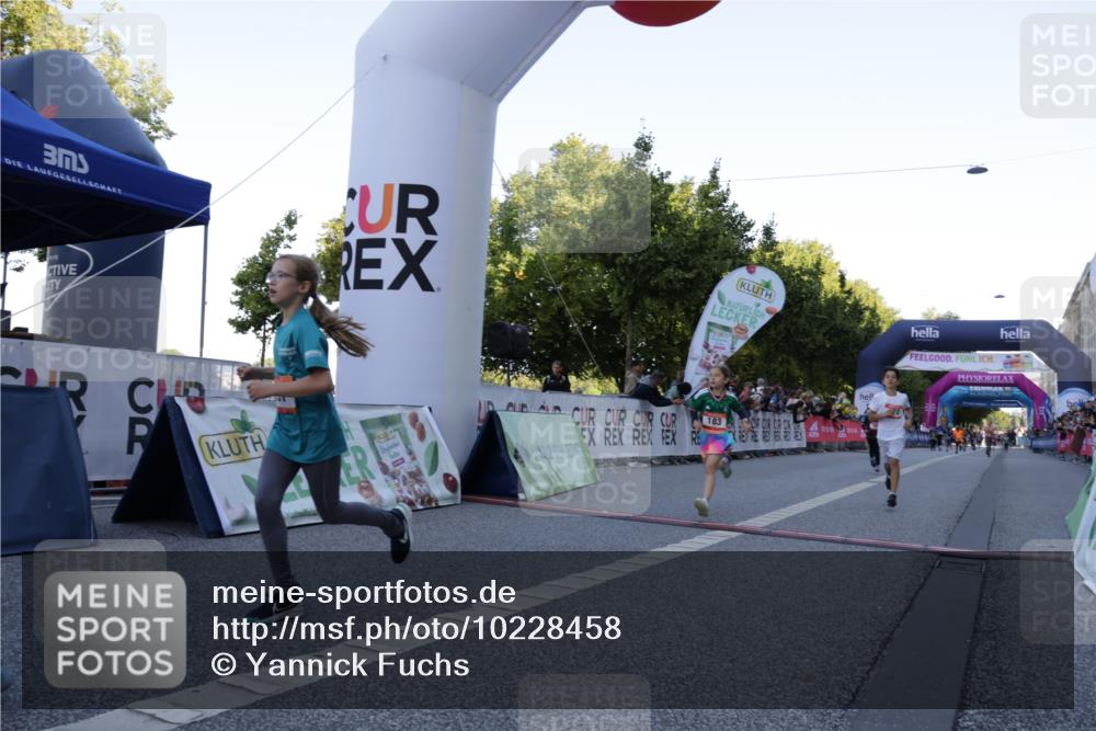 06.09.2026 - CURREX Alsterlauf Yannick Fuchs http://msf.ph/oto/10228458 06.09.2026 10:53:11 Ziel 168, 170, 183, 246, 247, 272, 303, 309, 432, 8182 meine-sportfotos.de